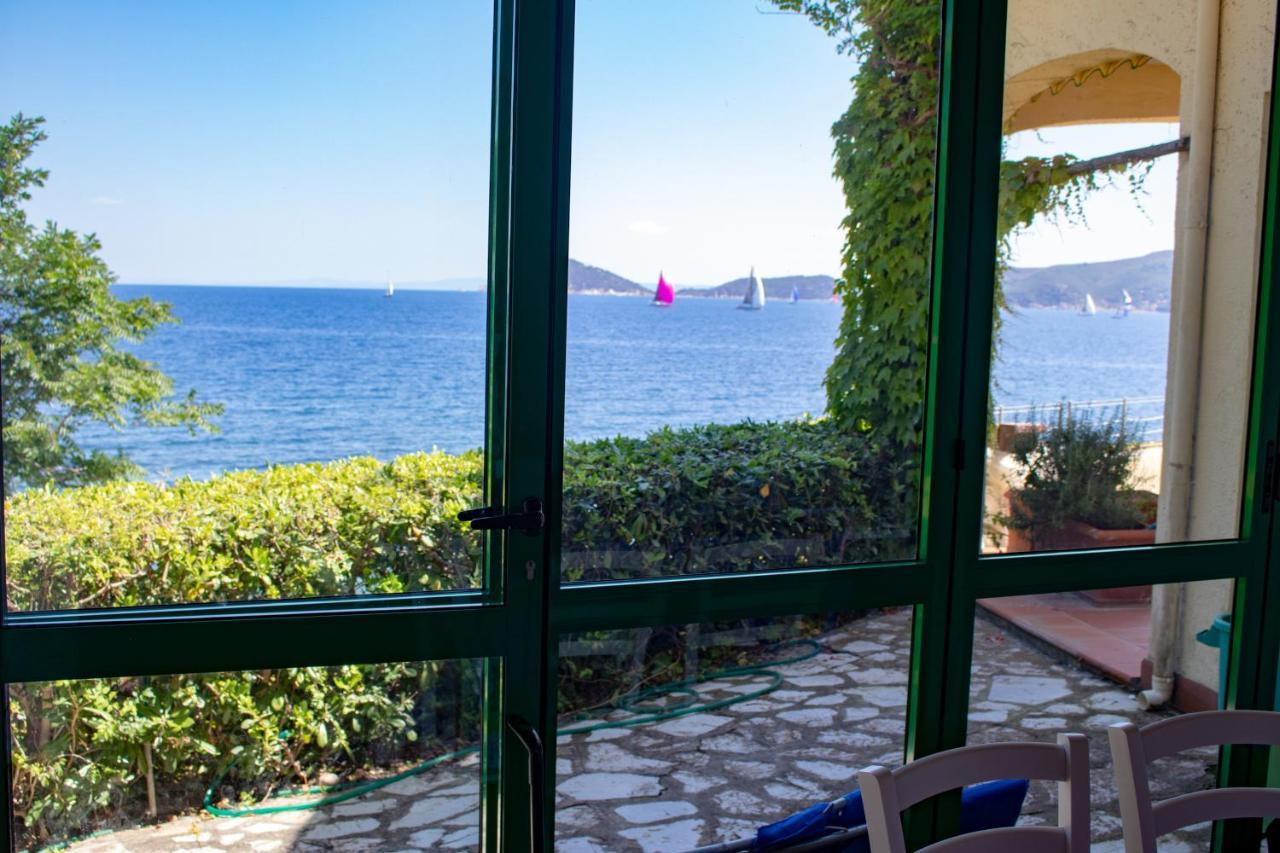 Villa Le Sprizze A Bordo Del Mare - Goelba Marciana Marina  Exterior photo
