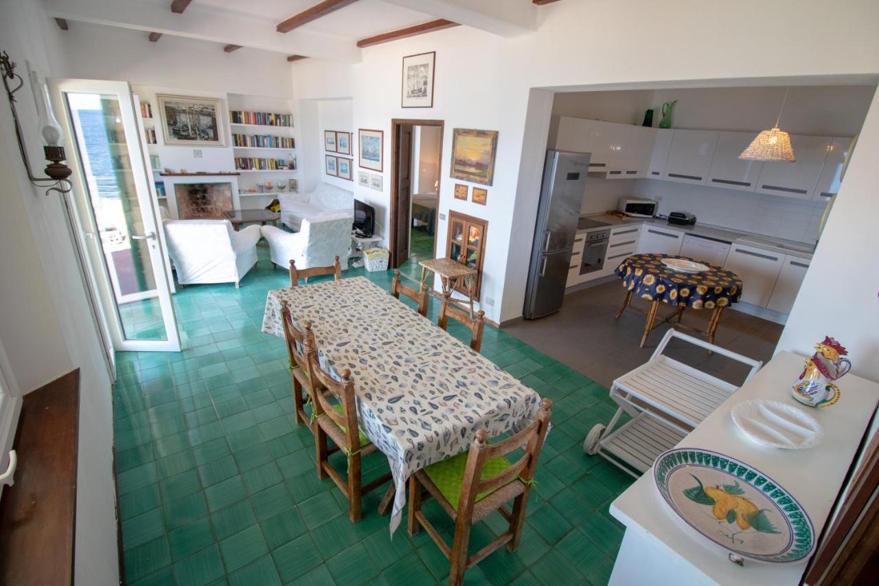 Villa Le Sprizze A Bordo Del Mare - Goelba Marciana Marina  Exterior photo